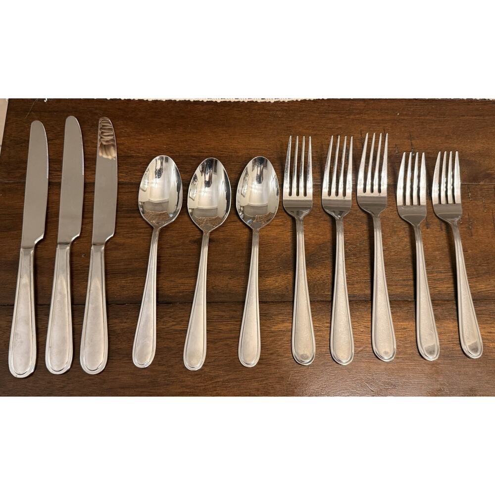 Westfield Stainless by Mikasa 18/0, Glossy, Outline, Round Tip 11 pc Set c. 2015